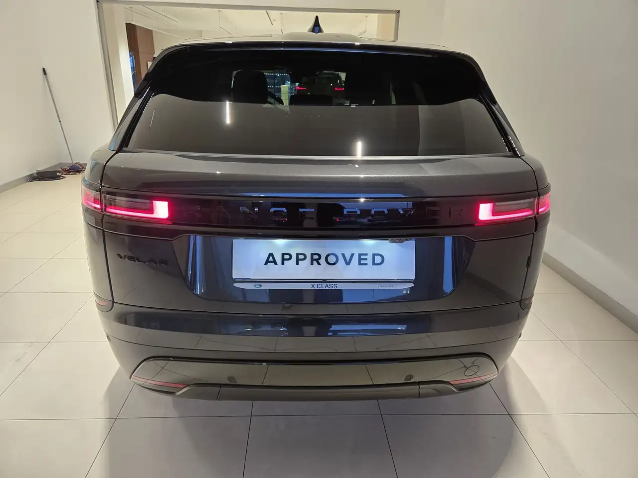 Land Rover Range Rover Velar 2026 — фото 6