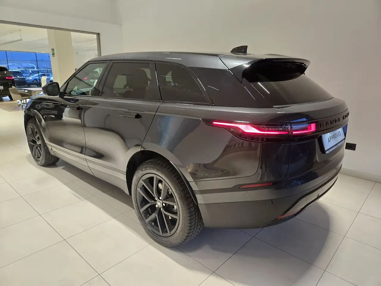 Land Rover Range Rover Velar 2026