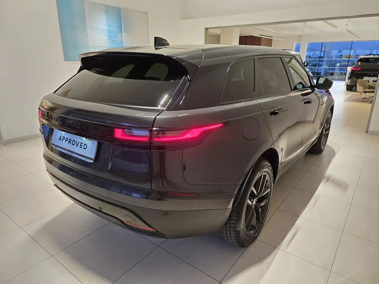 Land Rover Range Rover Velar 2026 — фото 7
