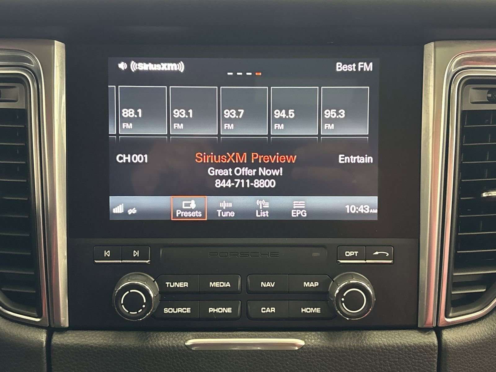 2018 Porsche Macan GTS-Premium Package Plus thumb 24