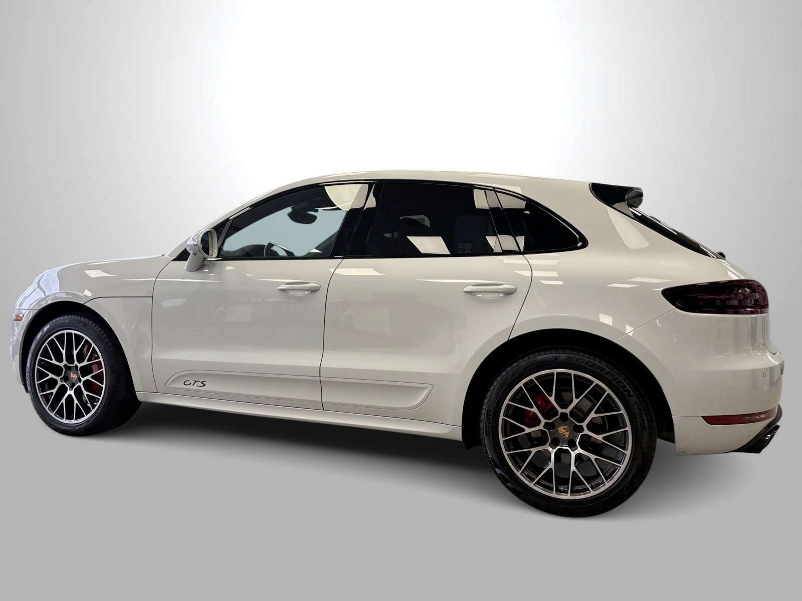 2018 Porsche Macan GTS-Premium Package Plus thumb 9