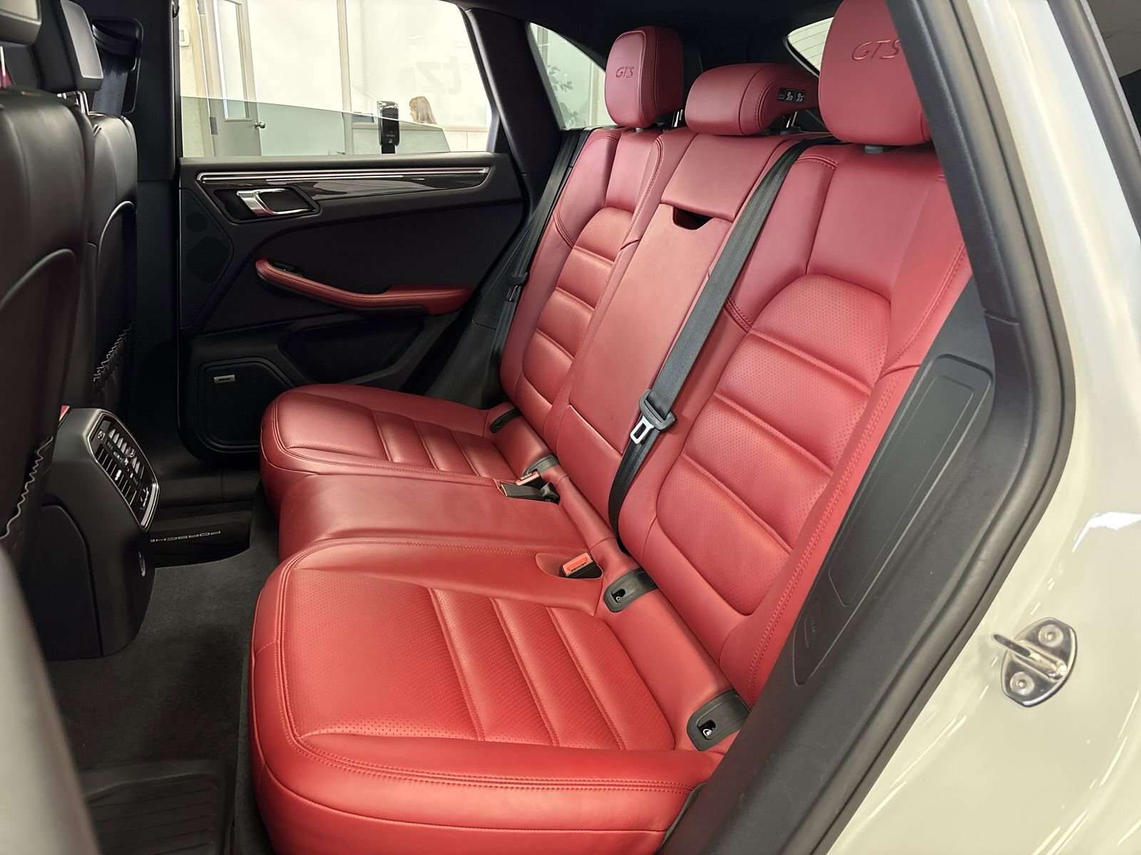 2018 Porsche Macan GTS-Premium Package Plus thumb 31