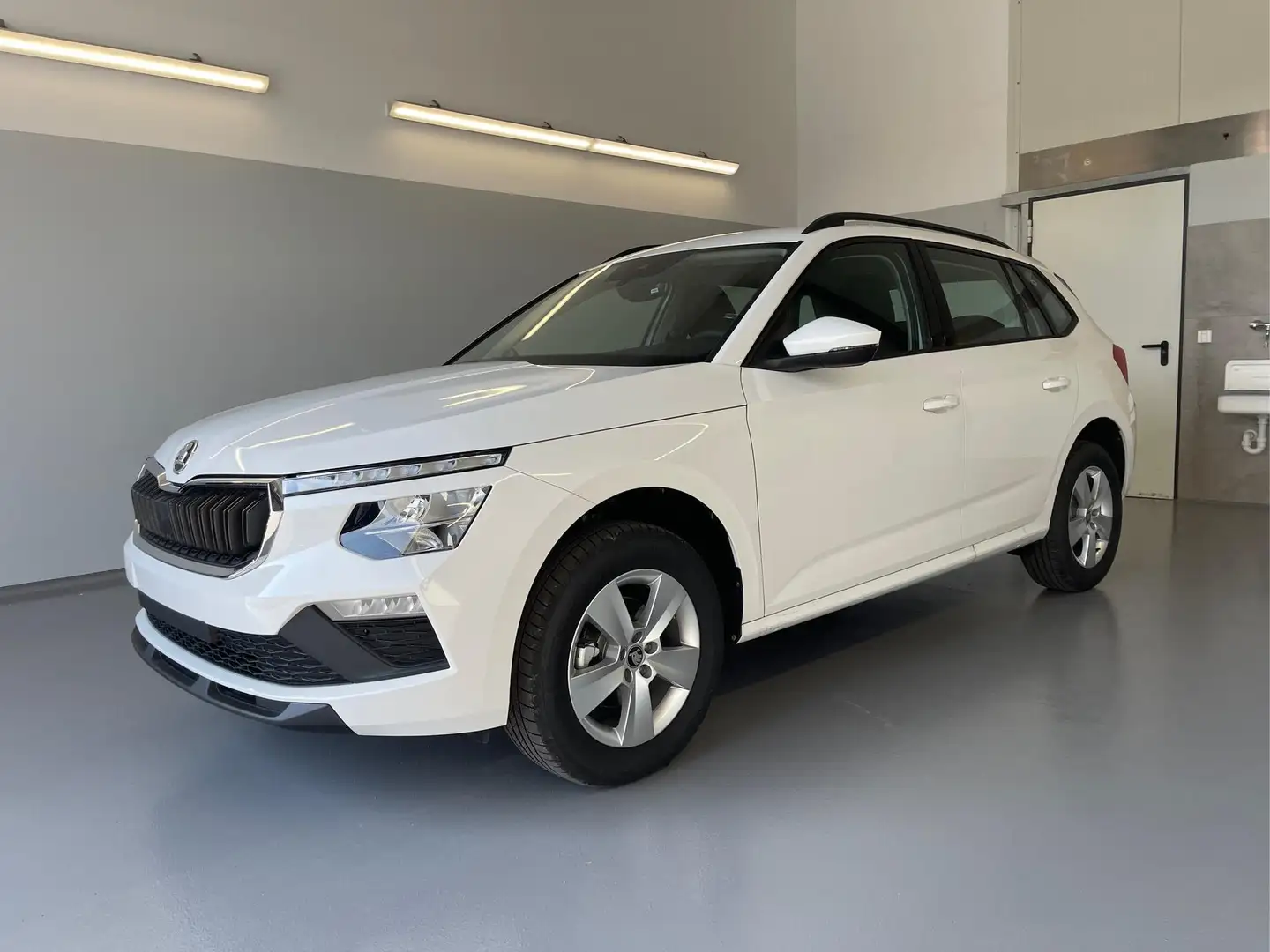Skoda Kamiq 115PS DSG AHK+16 Zoll Alu+Sitzheizung+App-Conne... Weiß - 1