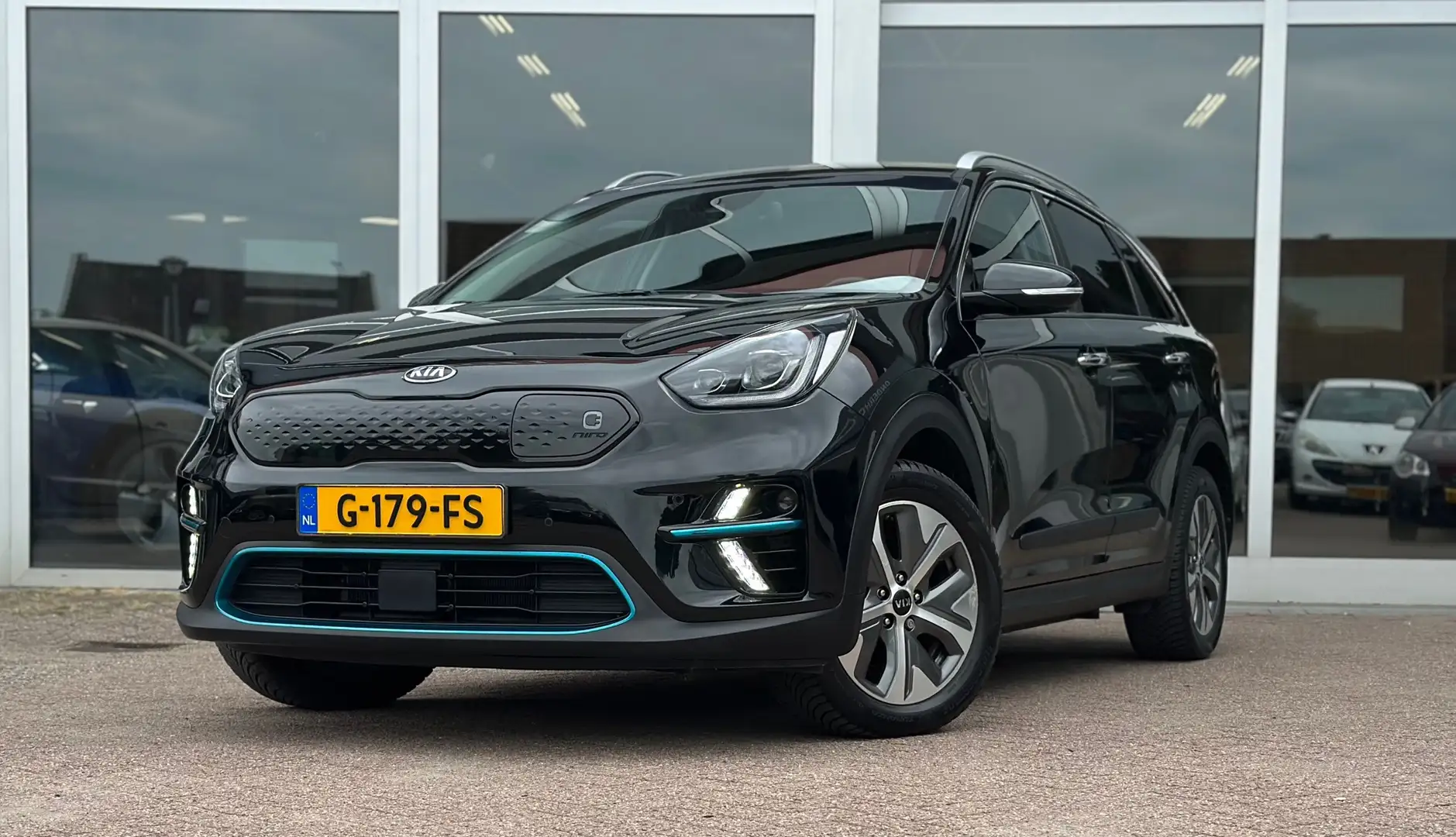 Kia e-Niro ExecutiveLine 64 kWh Carplay/Android Auto Leer Moo Negru - 1