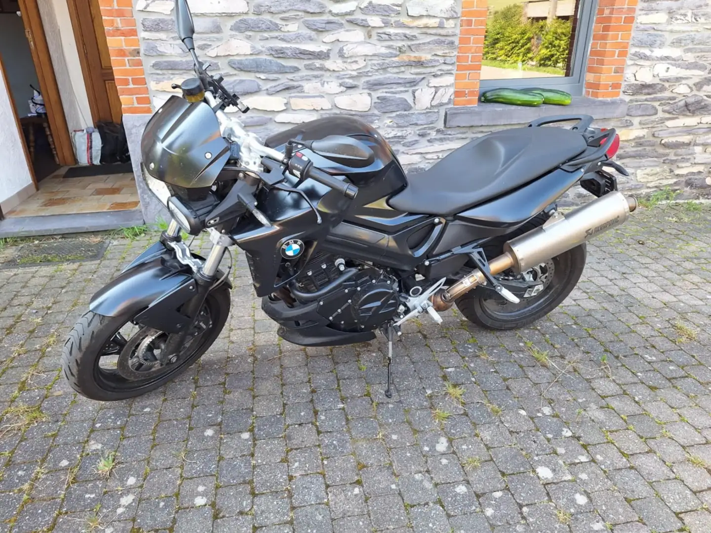 BMW F 800 R pot akrapovic Černá - 2