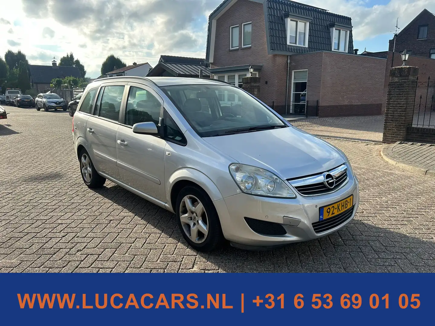 Opel Zafira 1.8 Business AUTOMAAT Gris - 2