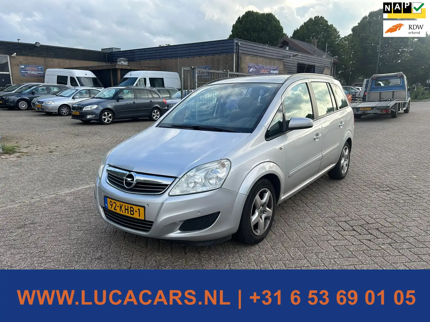 Opel Zafira 1.8 Business AUTOMAAT Gris - 1