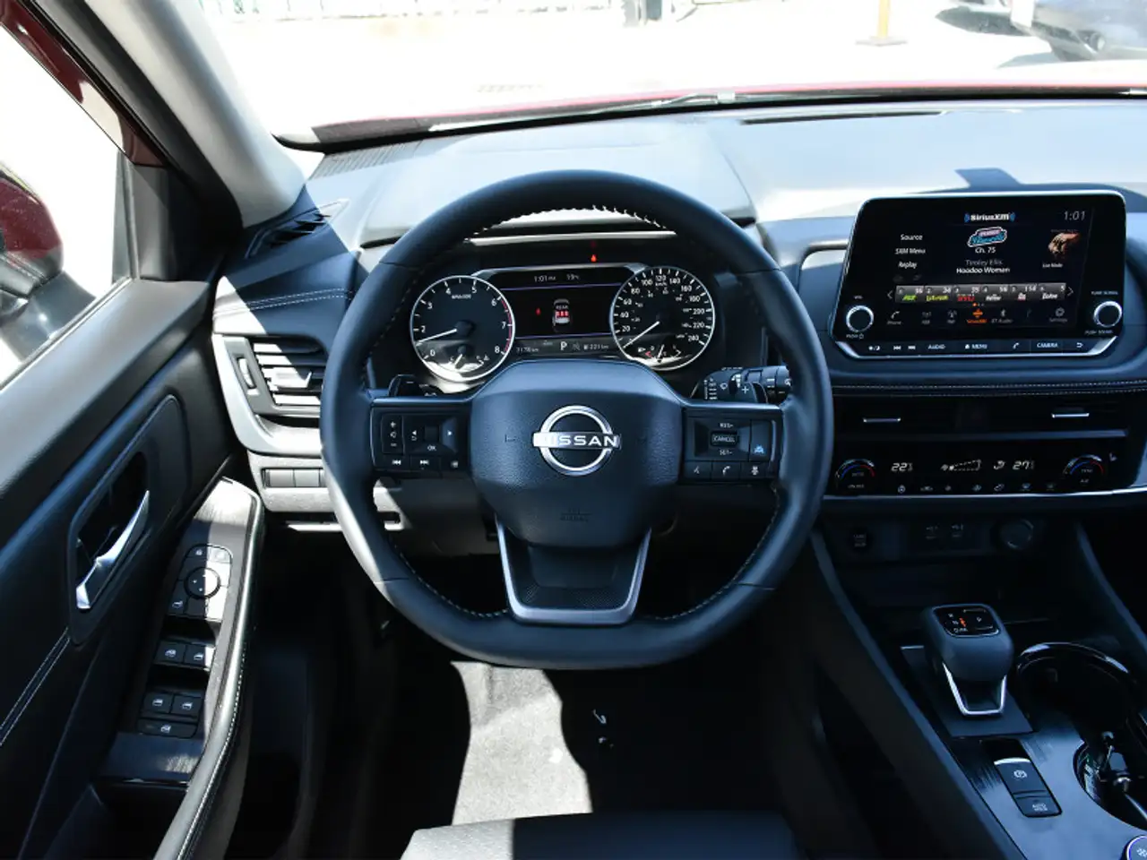 Nissan Rogue снимка Nissan Rogue
