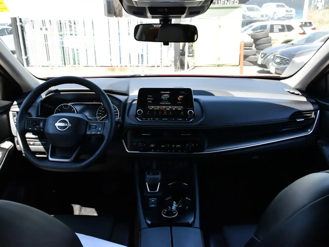 Nissan Rogue снимка Nissan Rogue