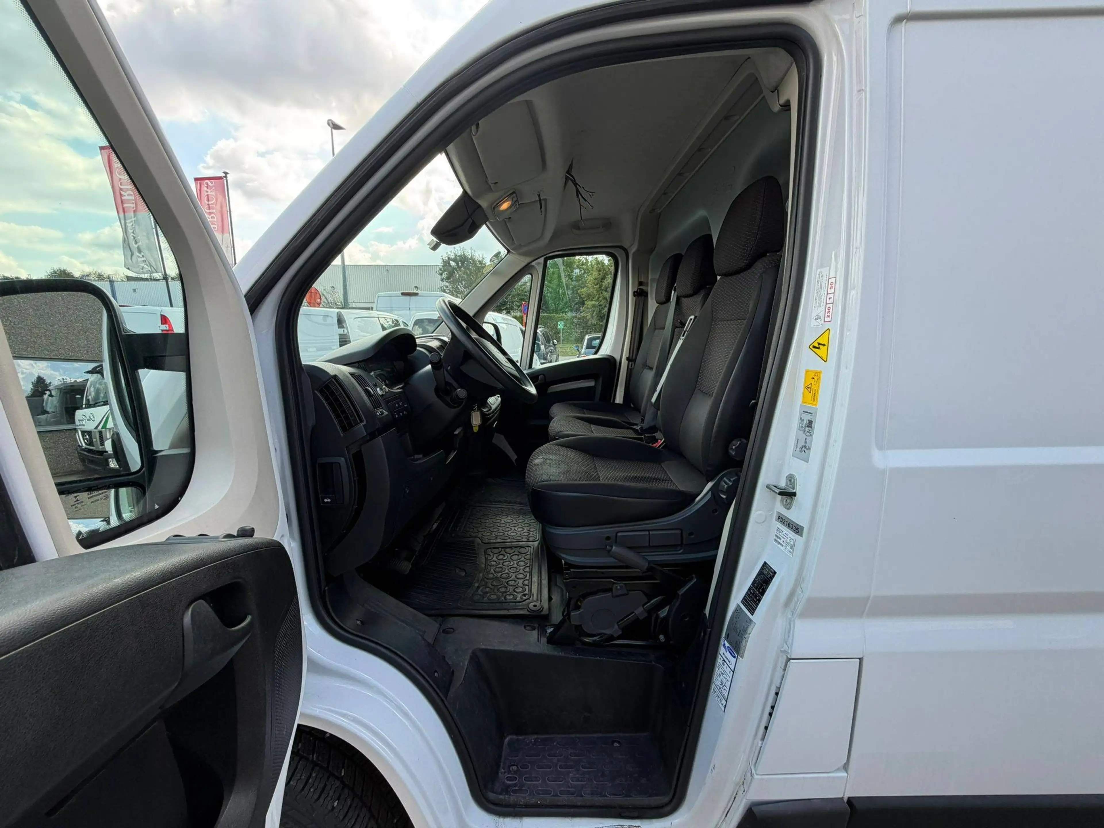 Peugeot Boxer (Stock ID 88736) — photo 13