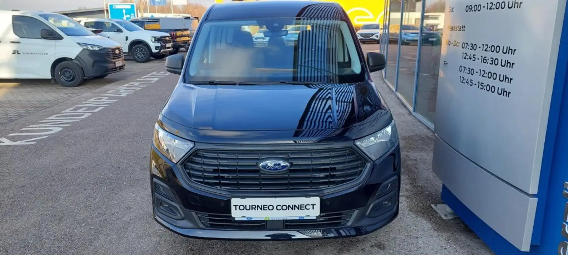 Ford Tourneo Tour Con Trend 1,5EB 115PS M6 Schwarz - 2