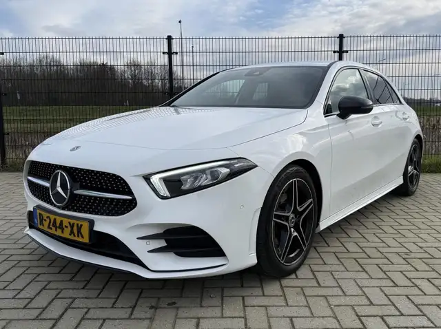 Mercedes-Benz A 180 AMG Line | Camera | Stoelverw. | CarPlay