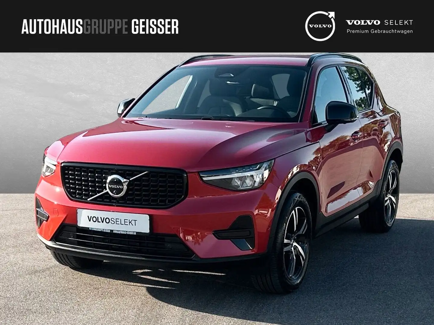 Volvo XC40 B3 MILD-Hybrid Automatik Plus Dark LED Rot - 1