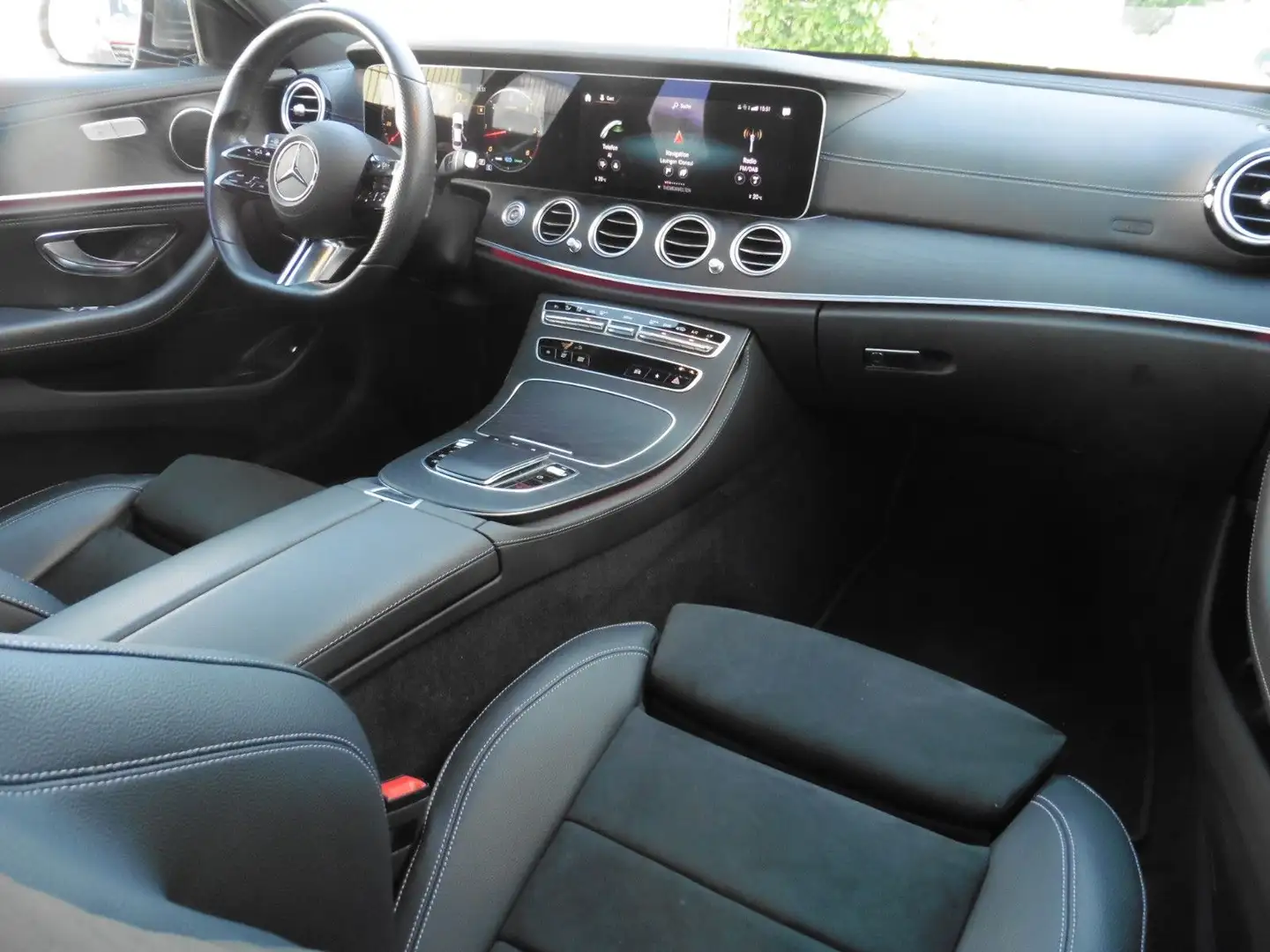 Mercedes-Benz E 300 d 4MATIC AMG Line WIDE LED SHD Navi AHK 19 Grigio - 2