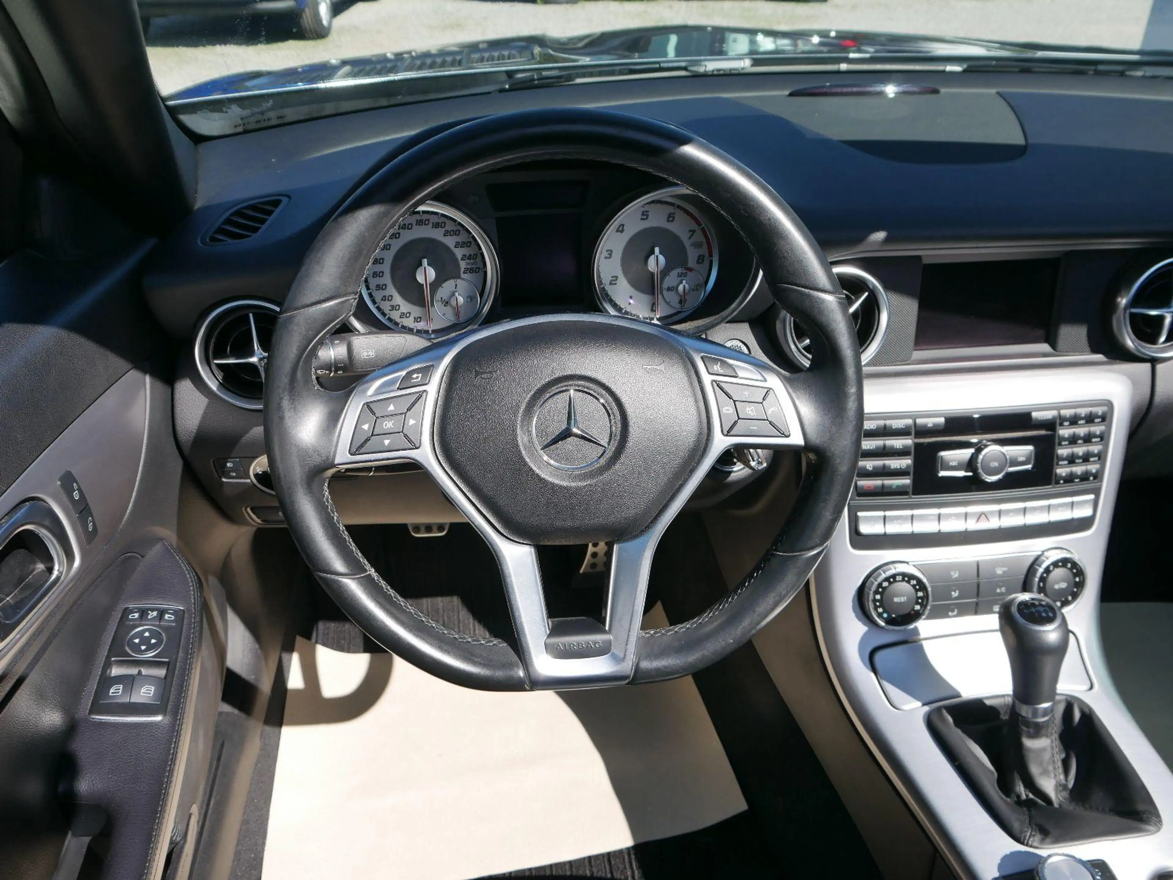 Mercedes-Benz SLK 200 BLAUEFFIZLENZ*NAVI*PDC*SHZ*TEMPOMAT*RADIO-CD*KLIMA — photo 8