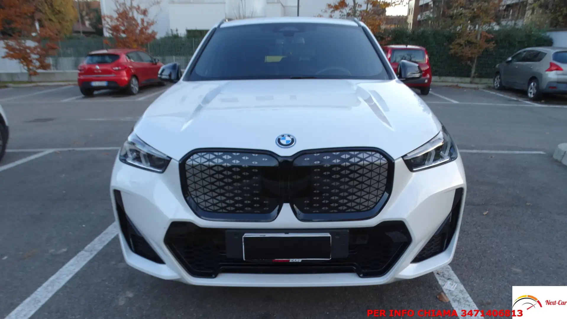 BMW iX1 edrive 20 MSport Premium e Travel Package bijela - 2