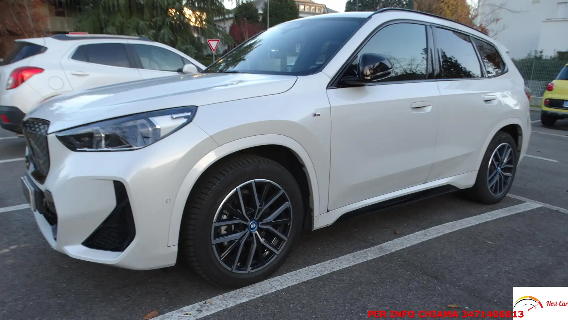 BMW iX1 edrive 20 MSport Premium e Travel Package bijela - 1