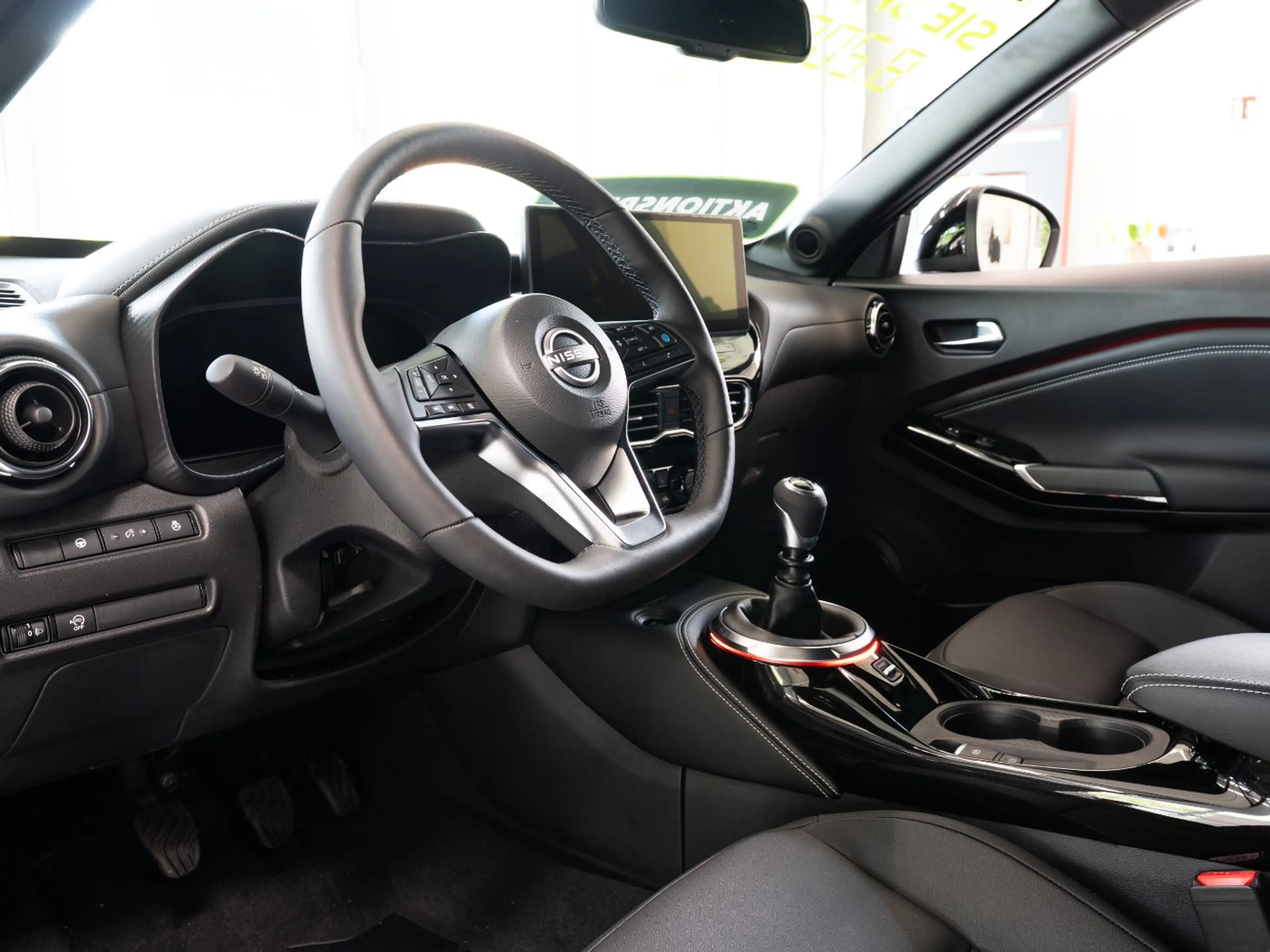 Nissan Juke TEKNA 1.0DIG-T 6MT BOSE+ACC+LED+Navi+SHZ+360 — photo 11