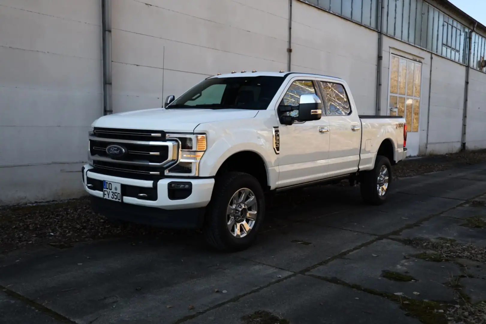 Ford F 350 Super Duty Crew Cab Platinum 7,3L Bílá - 1