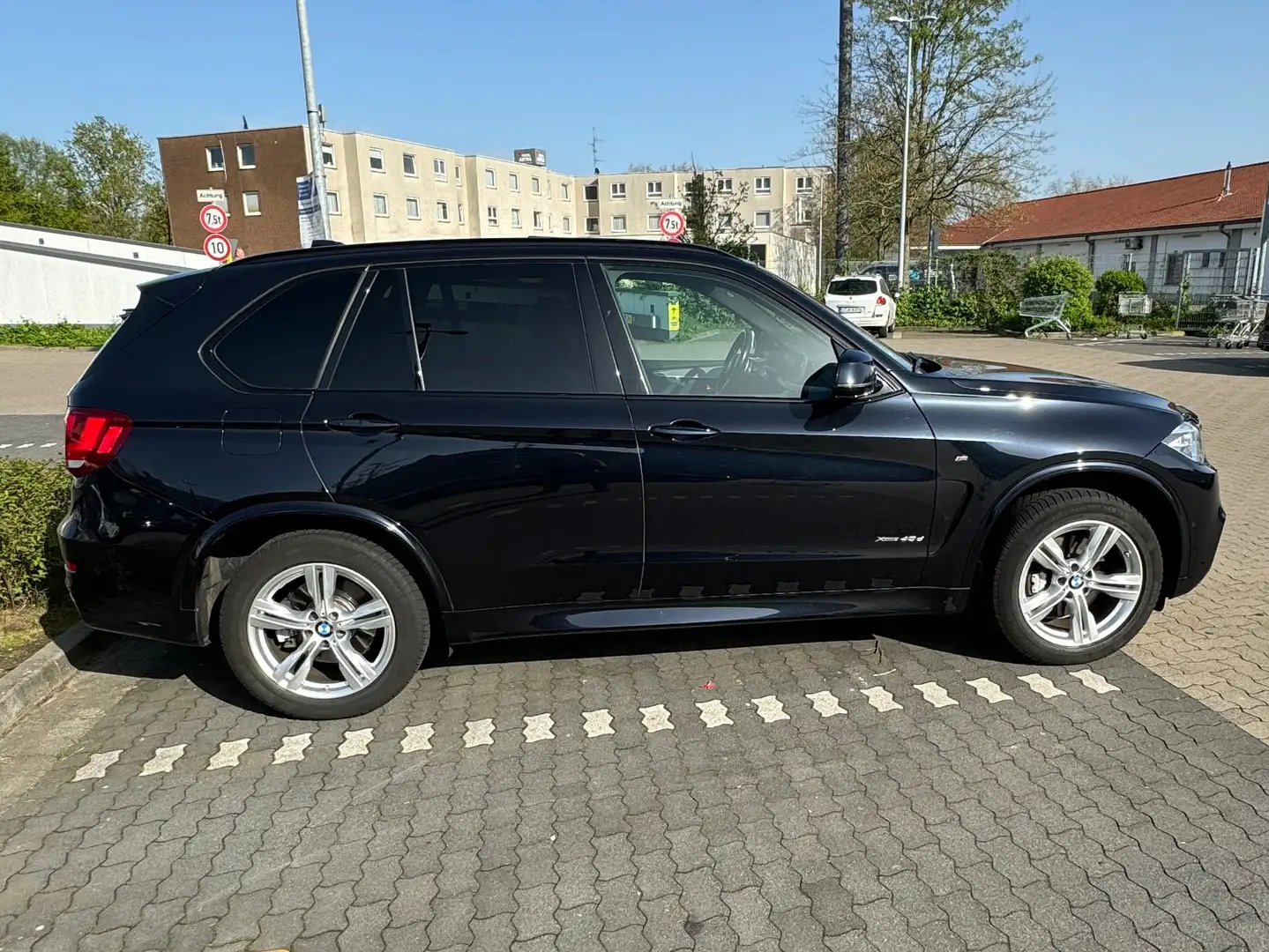 BMW X5 xDrive40d Sport-Aut. Blau - 1