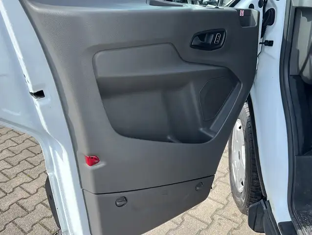 Ford Transit view 11