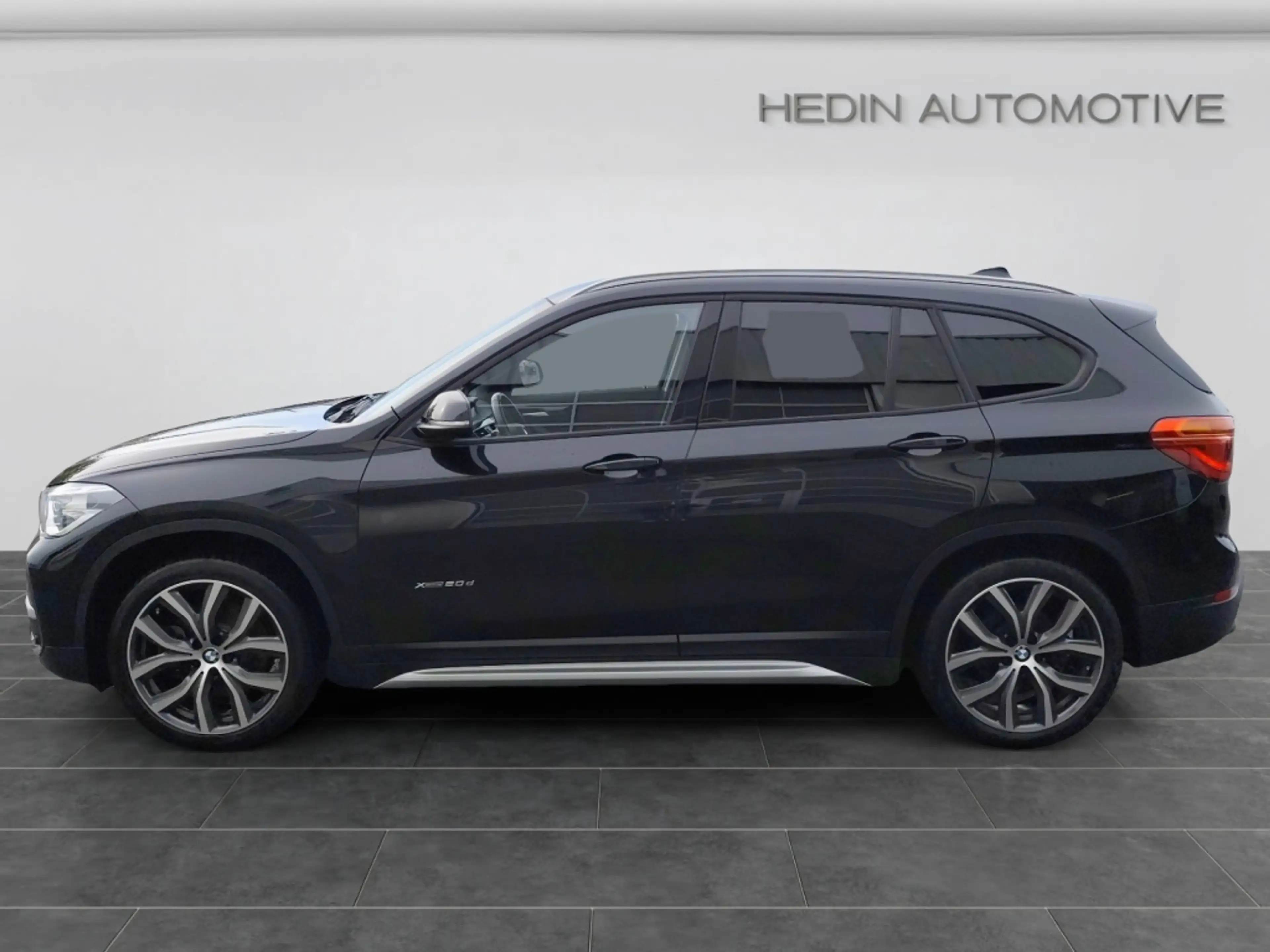BMW X1 xDrive 20d xLine LED|NAVI|SHZ|TEMP|KAM — photo 3