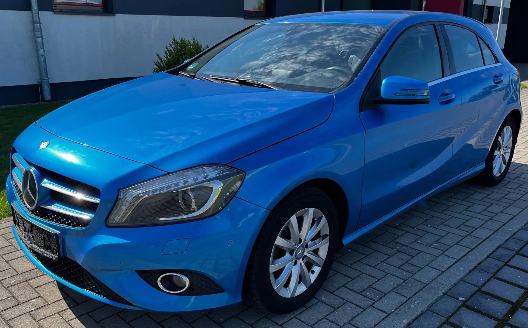Mercedes-Benz A 180 A 180 AMG Style/Navi/Shz/Xenon/PDC/Park Assistent Bleu - 2