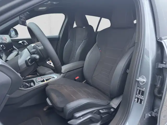 BMW 1 Series view 8