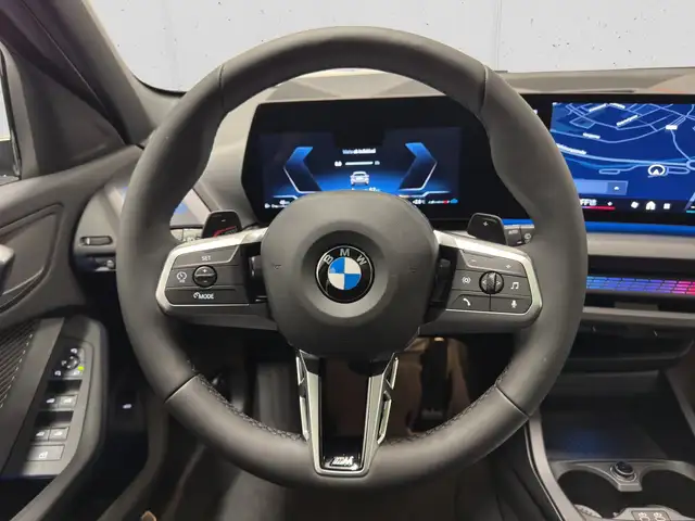 BMW 1 Series view 11