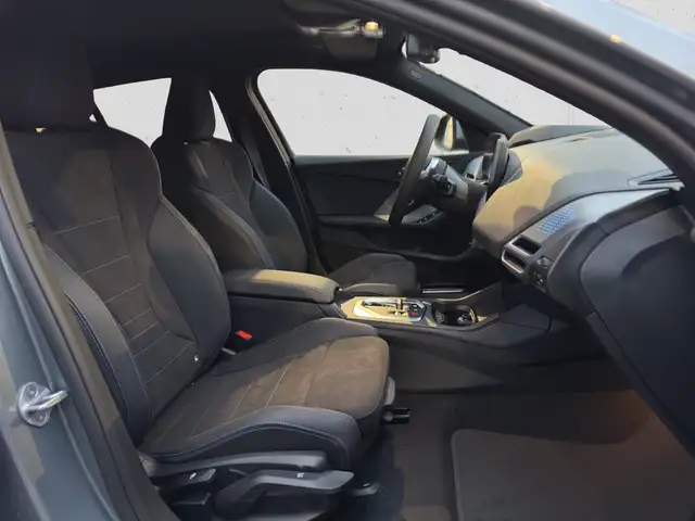 BMW 1 Series view 15