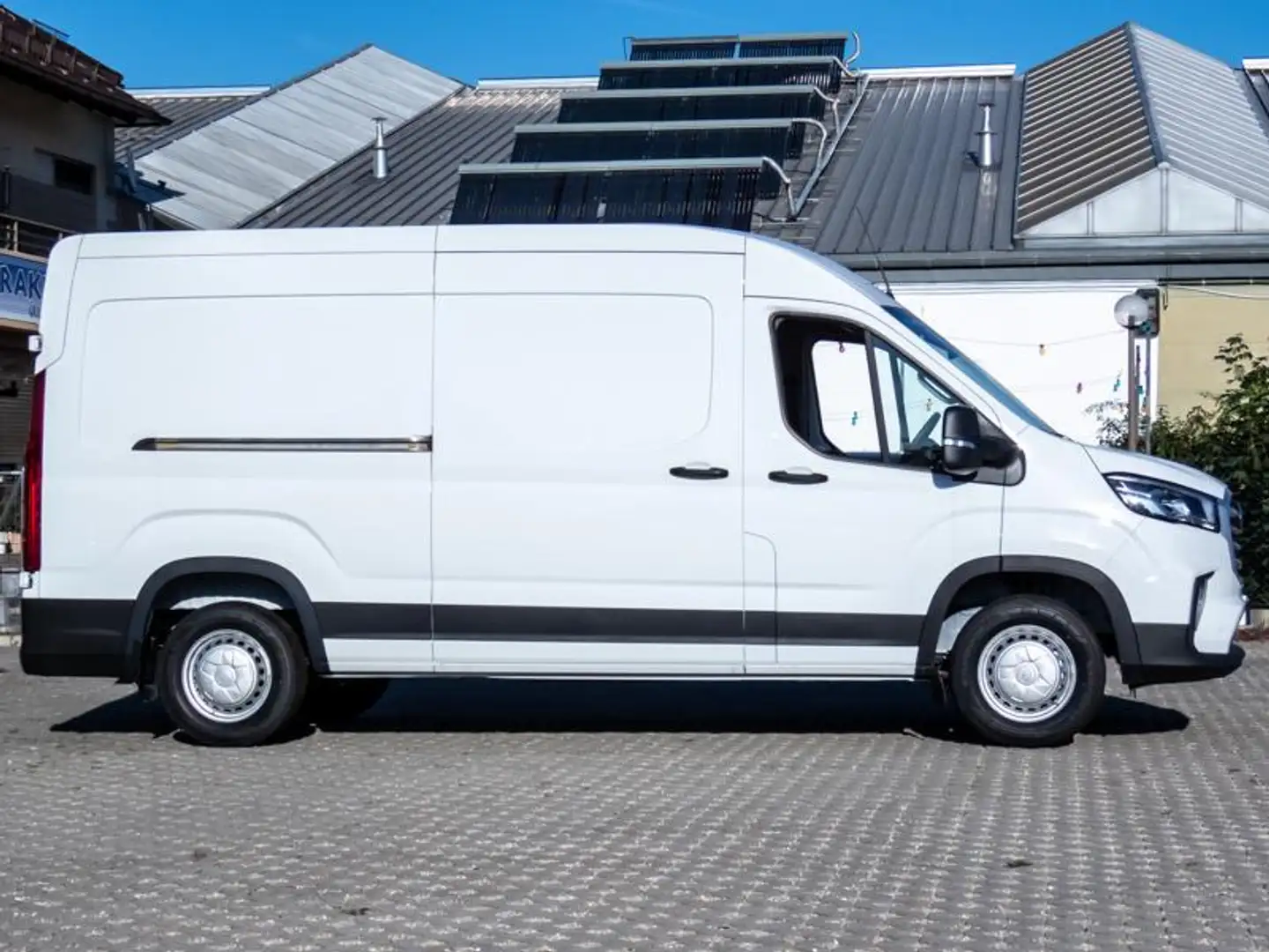 Maxus Deliver 9 L3H2 FWD Diesel Base Comfort-Paket Blanc - 2