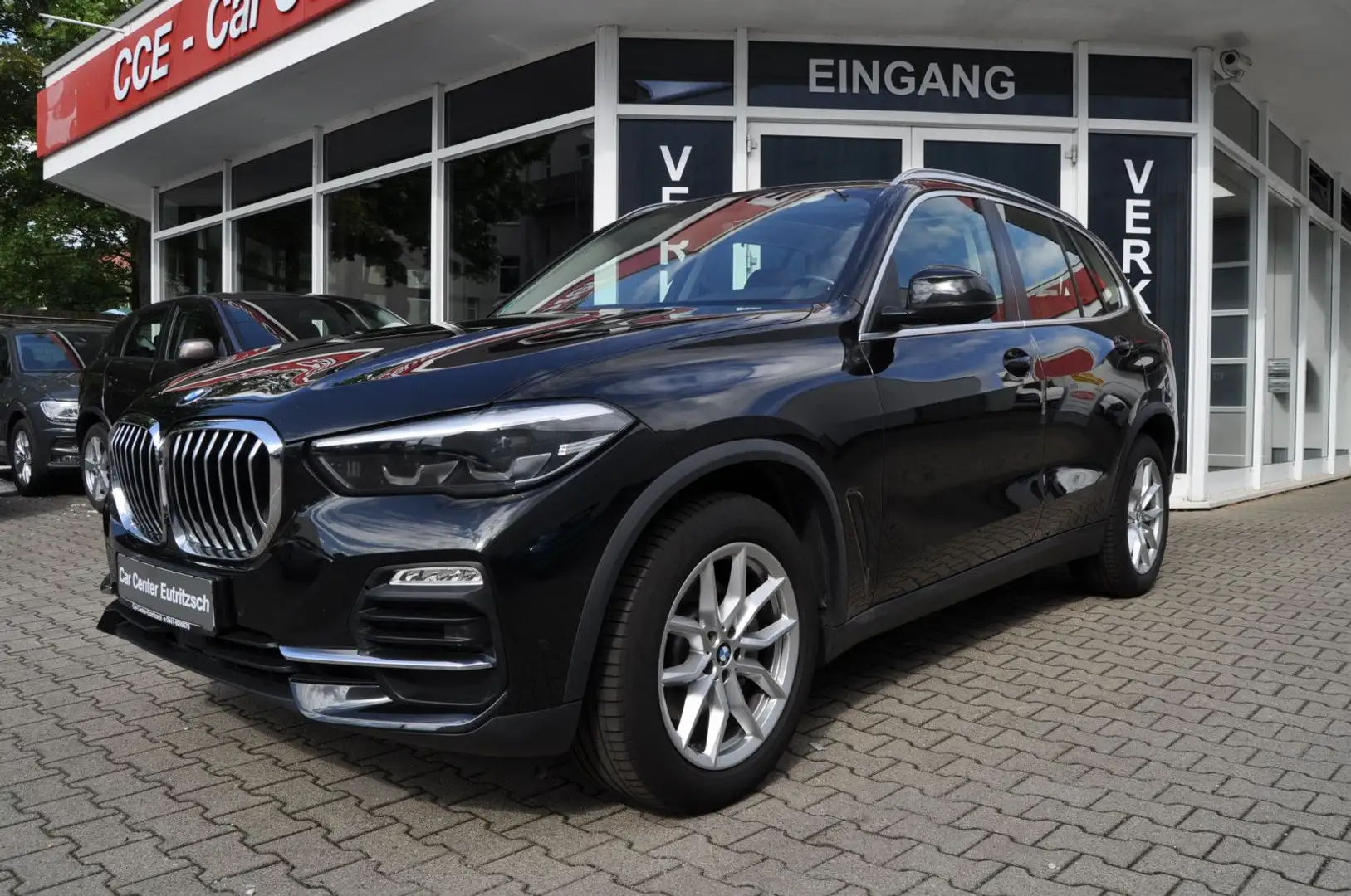BMW X5 xDrive 30d Live Cockp Massage PanoramaSky AHK Noir - 1