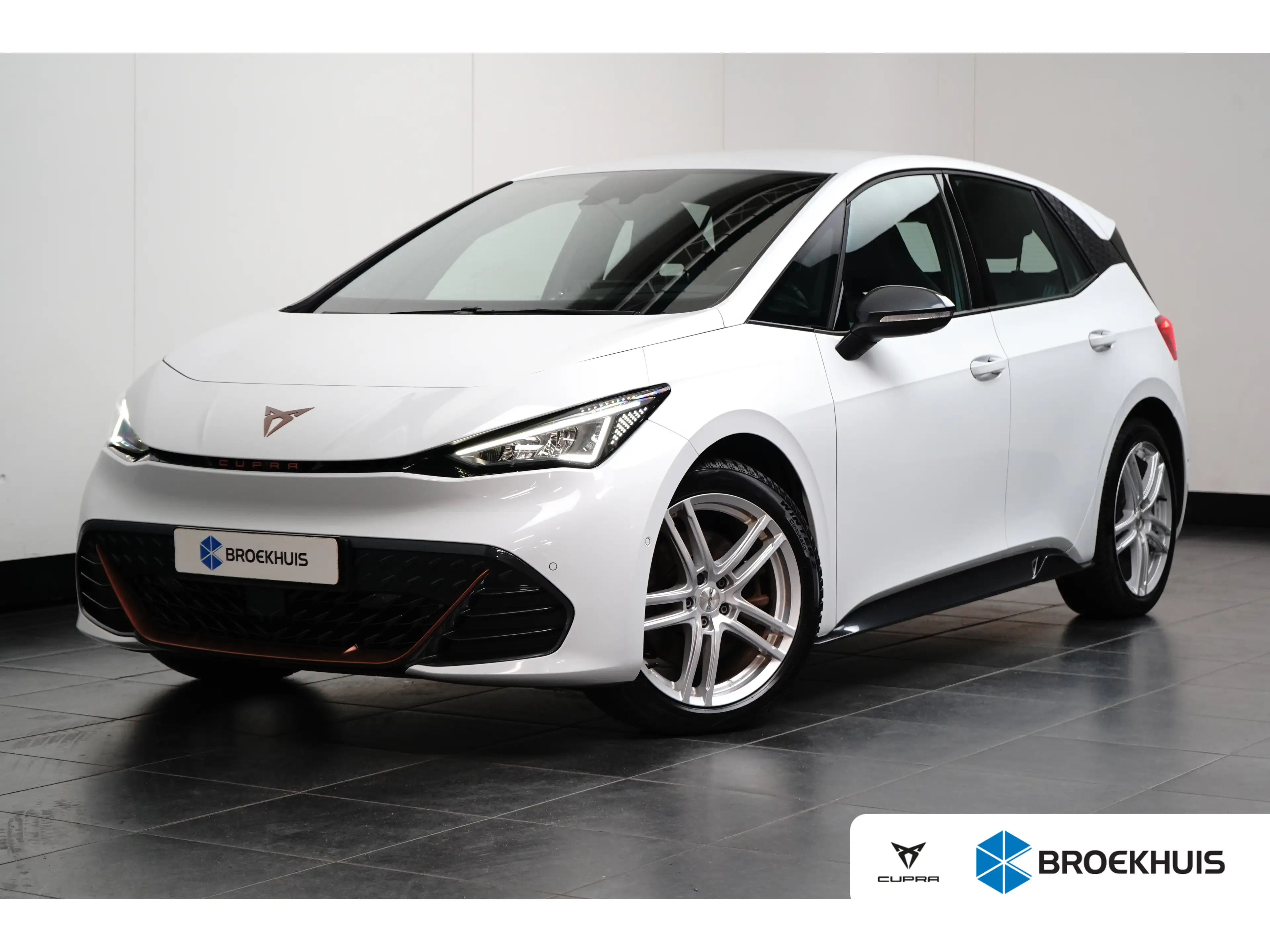 CUPRA Born Adrenaline 82 kWh l 360gr Camera l 19" l PDC v&a l