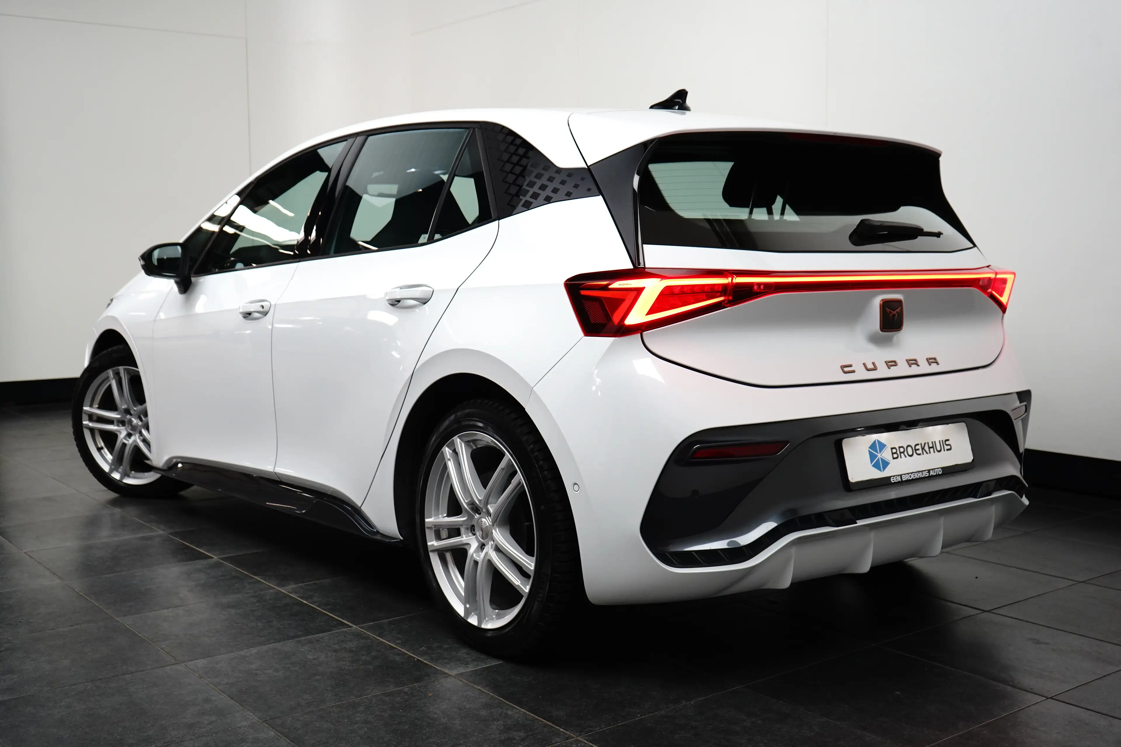 CUPRA Born Adrenaline 82 kWh l 360gr Camera l 19" l PDC v&a l — photo 5