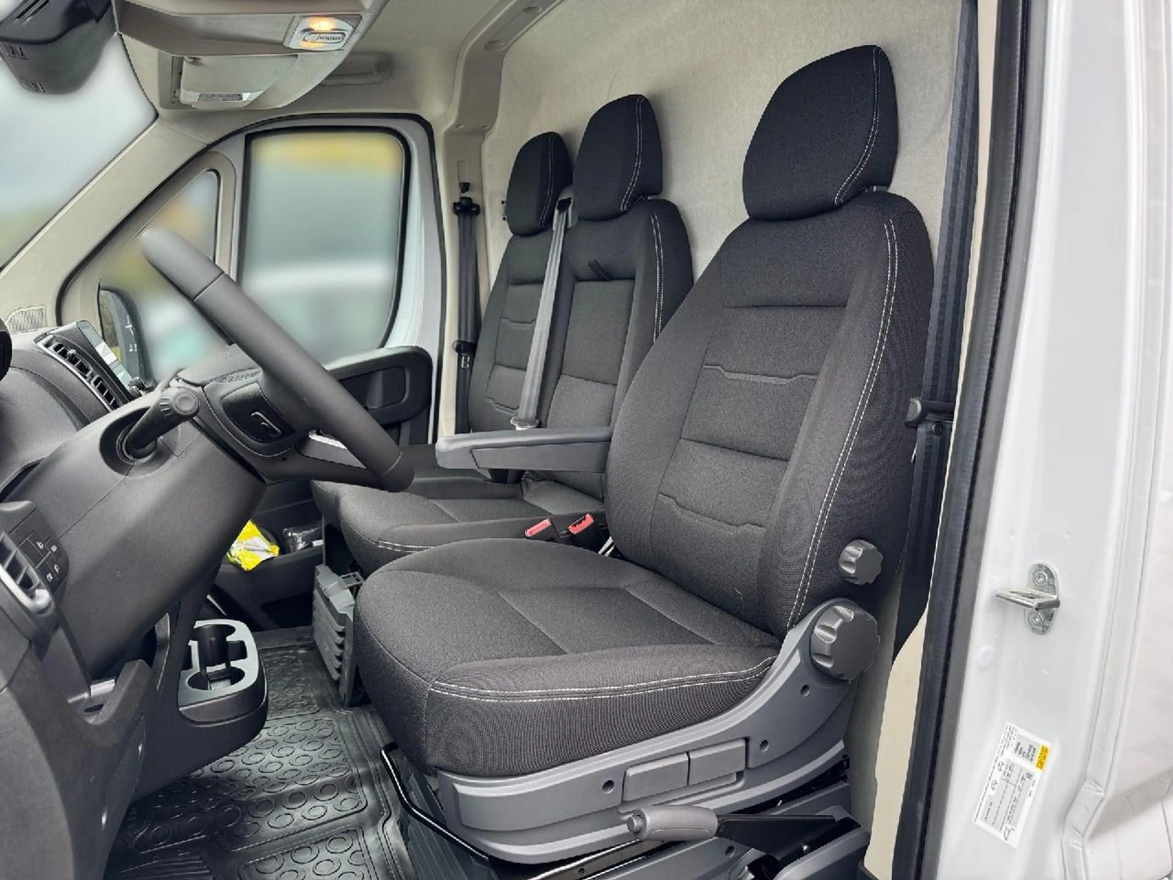 Opel Movano L3H2 2.2 Diesel 140PS — photo 7