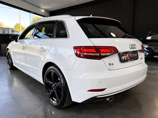 Audi A3 view 4