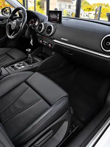Audi A3 view 10