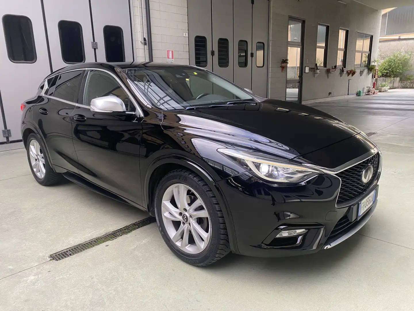 Infiniti Q30 1.5d Premium 109cv Nero - 1