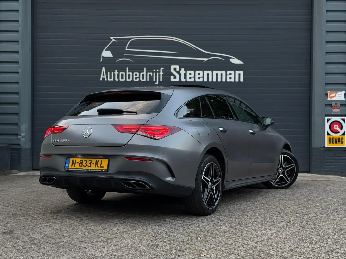 Mercedes-Benz CLA 250 Shooting Brake e AMG | Panorama Grijs - 2