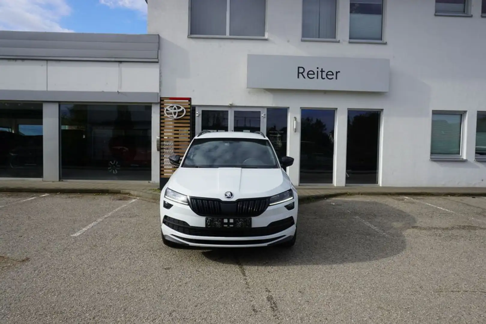 Skoda Karoq 2,0 TDI Sportline DSG Weiß - 1