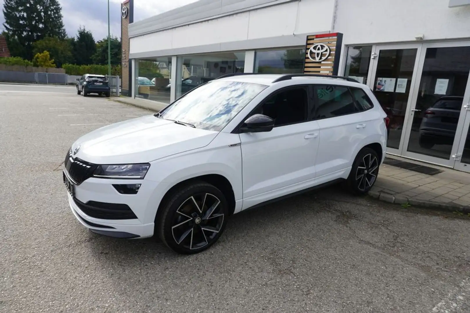 Skoda Karoq 2,0 TDI Sportline DSG Weiß - 2