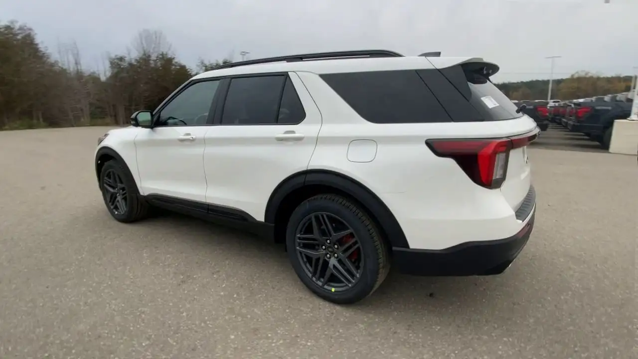 Ford Explorer снимка Ford Explorer