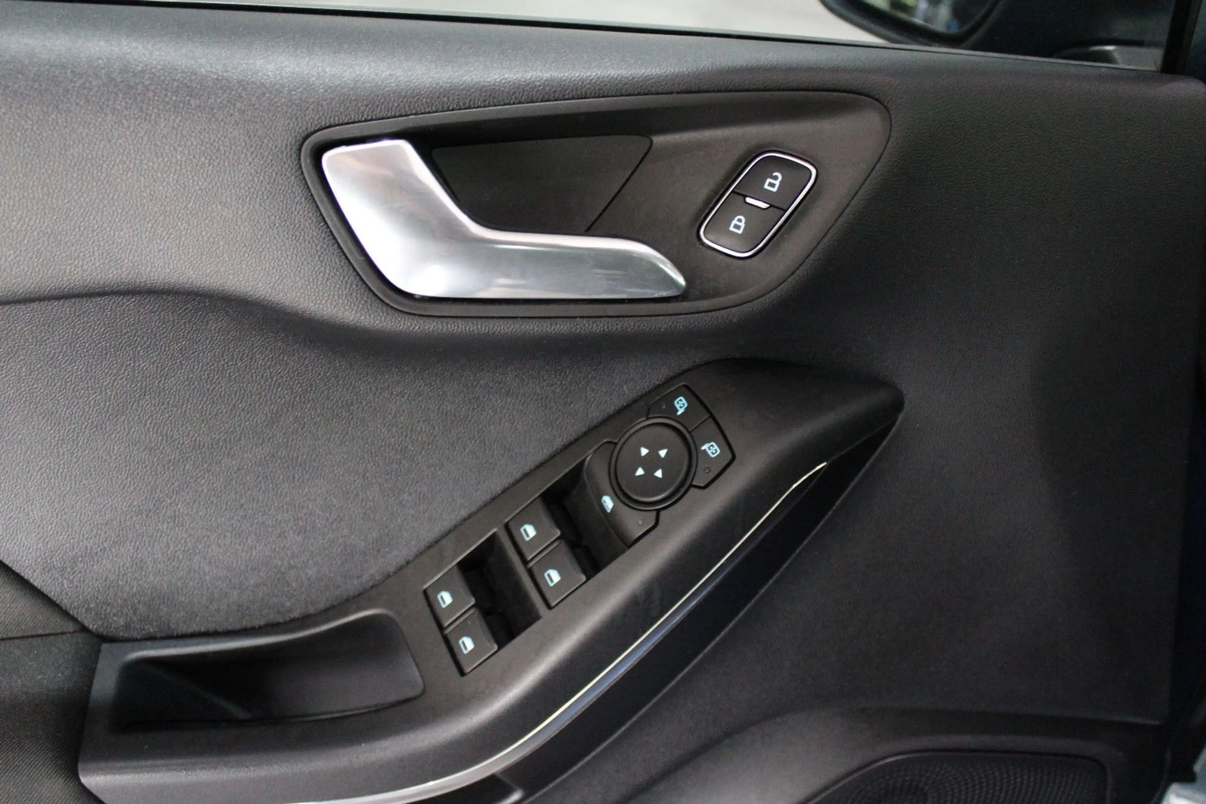 Ford Fiesta 1.0 EcoBoost Hybrid TITANIUM SPORTPAKET — photo 12