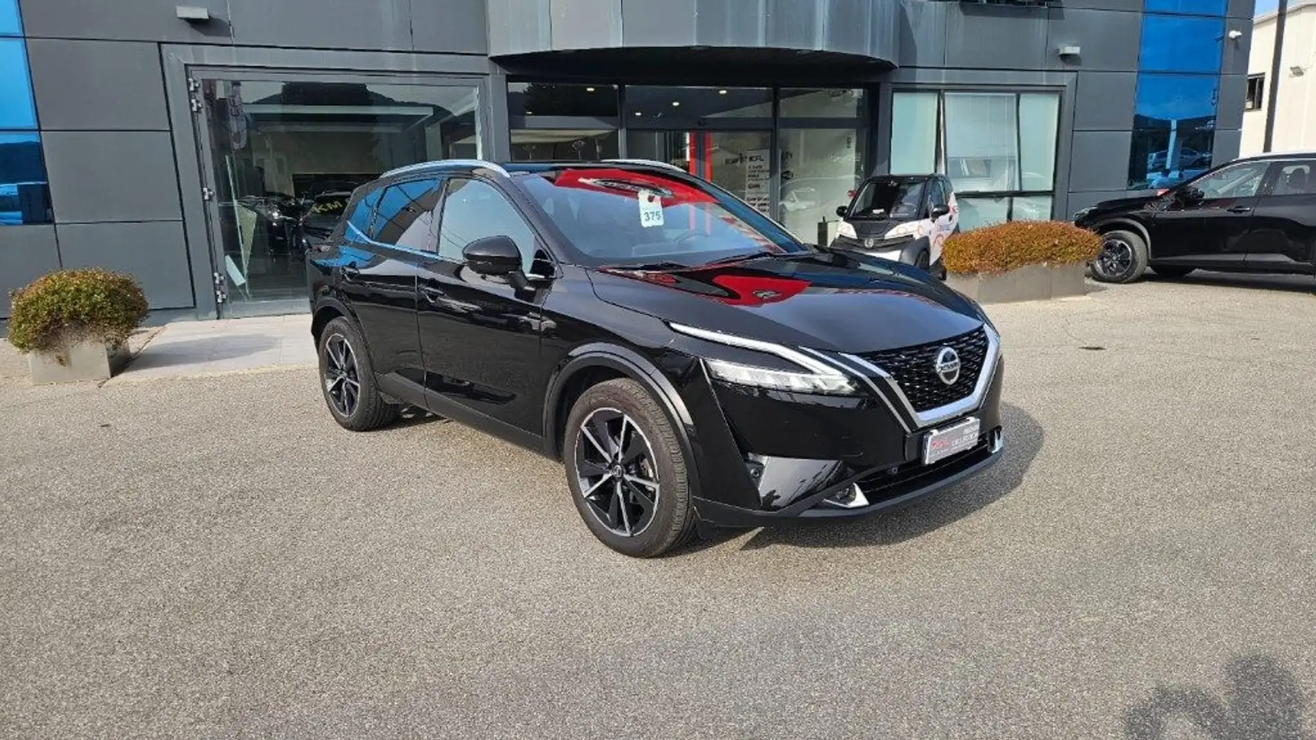 Nissan Qashqai MHEV 140 CV Tekna Schwarz - 2