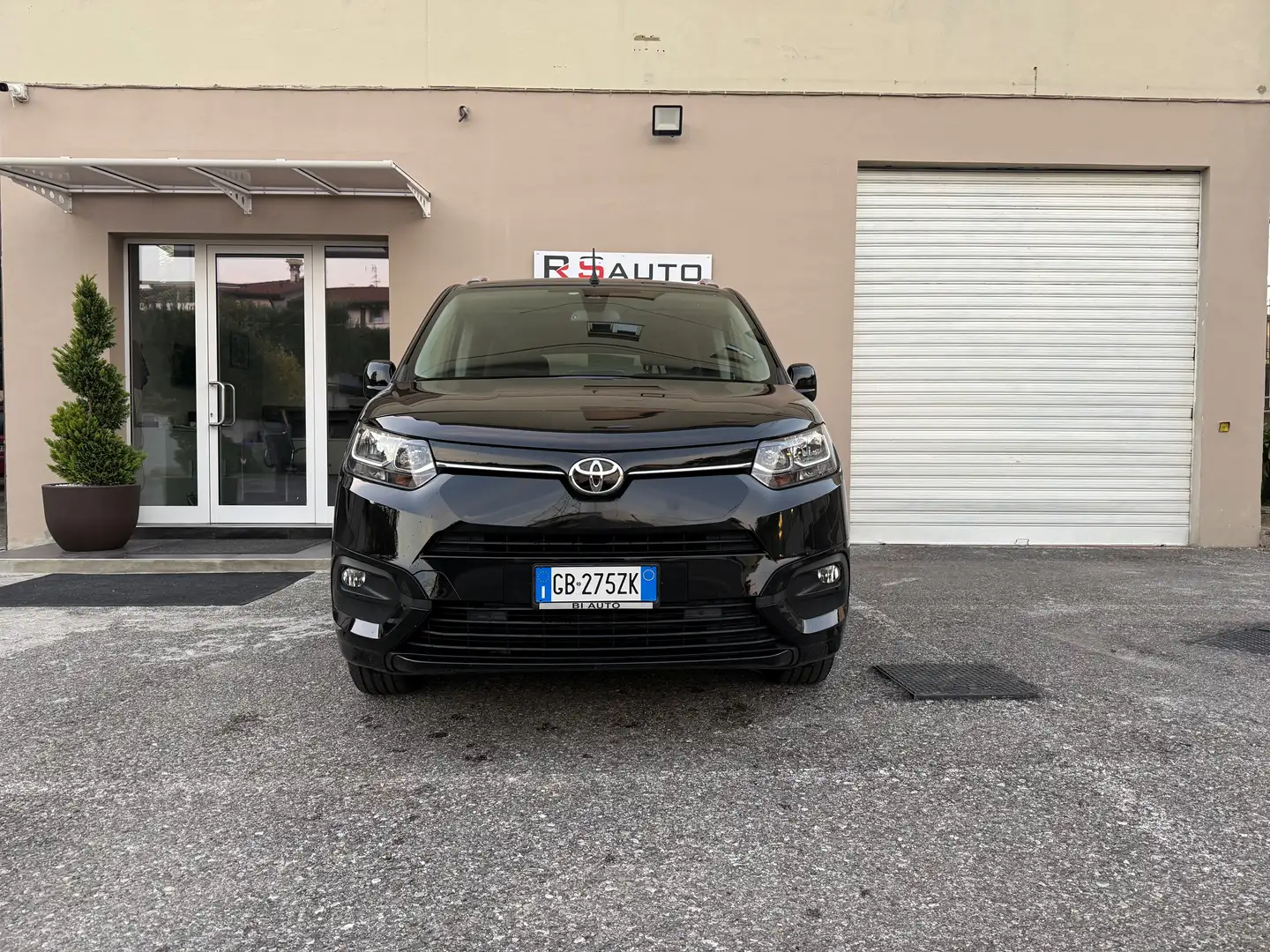 Toyota Proace City Verso 1.5 D-4D Executive Nero - 1