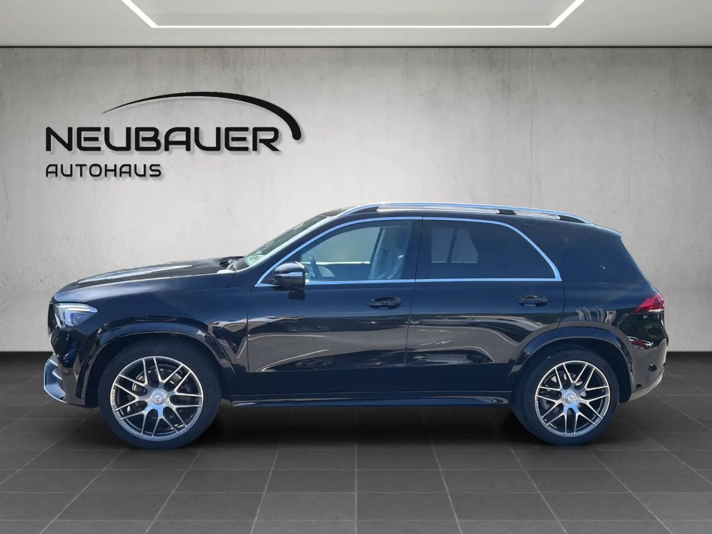 Mercedes-Benz GLE 400 d 4MATIC AMG FAP Distr Mbeam MBUX Wide Schwarz - 2