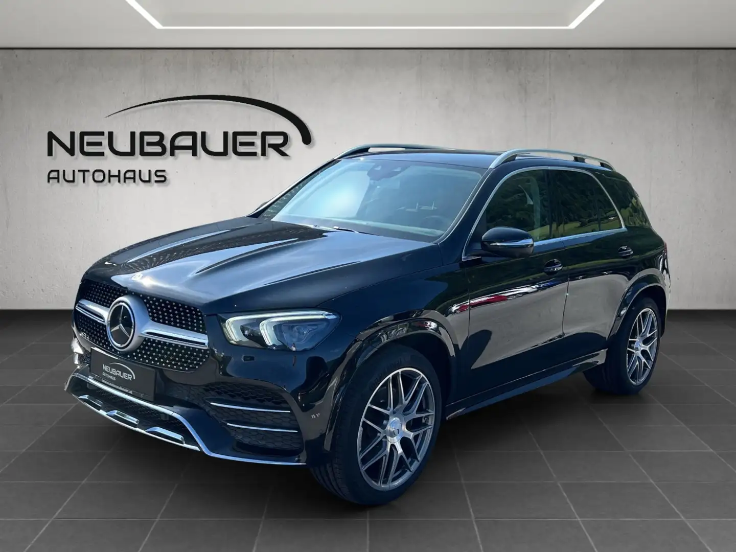 Mercedes-Benz GLE 400 d 4MATIC AMG FAP Distr Mbeam MBUX Wide Schwarz - 1