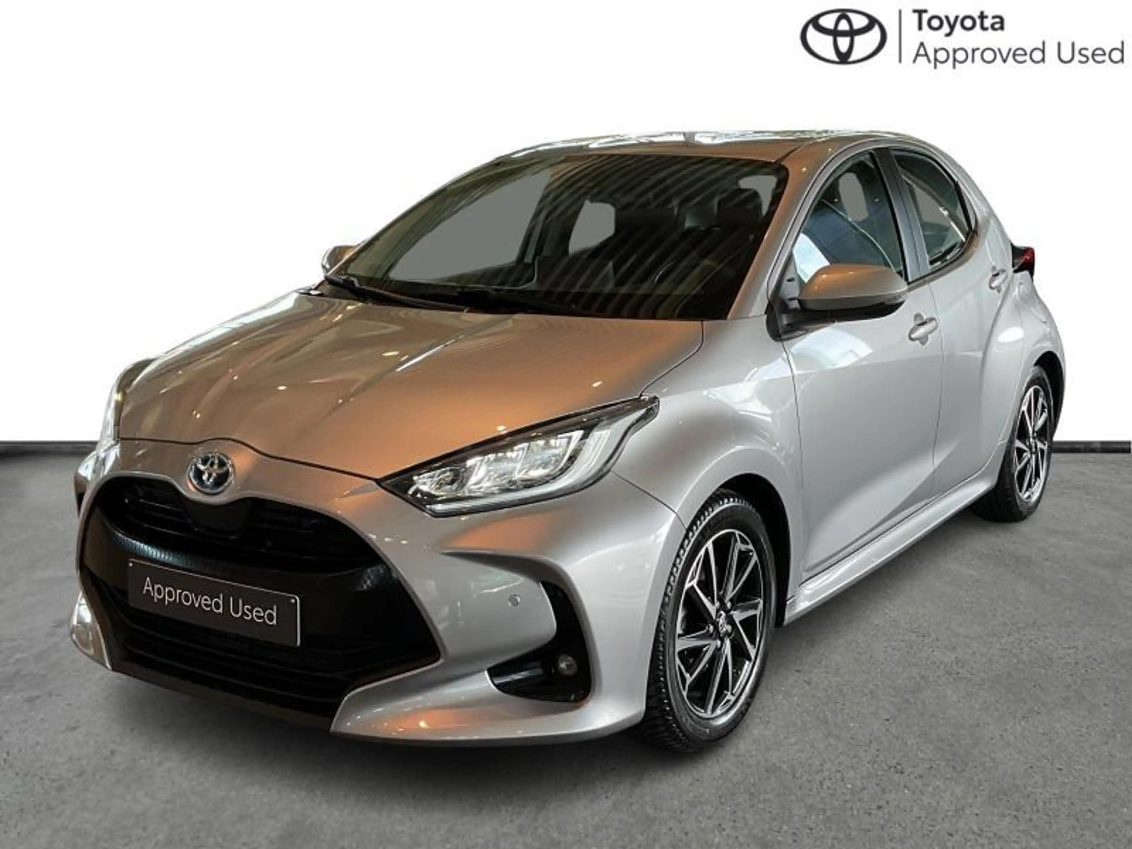 Toyota Yaris Iconic + High-Tech Pack