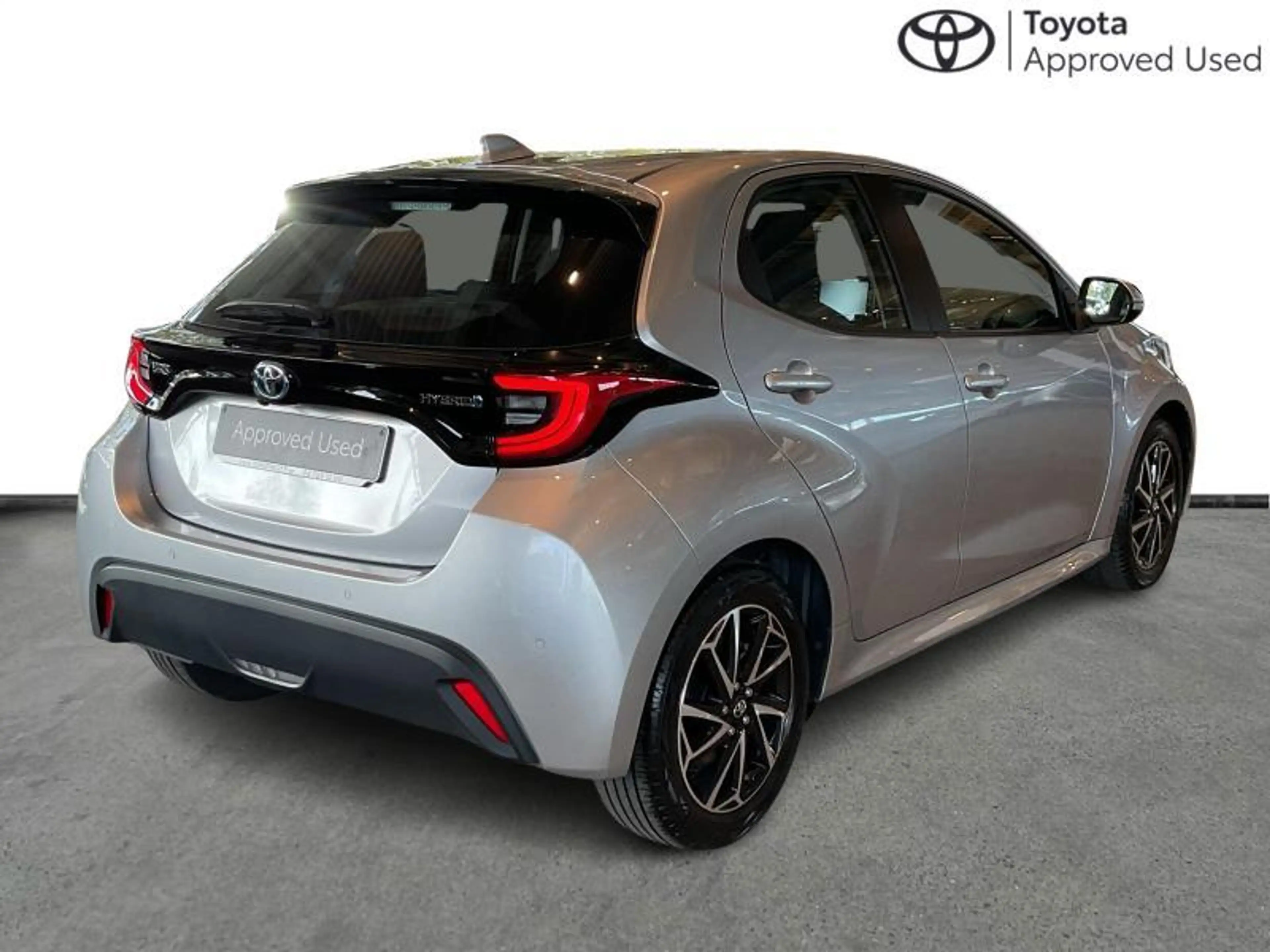 Toyota Yaris Iconic + High-Tech Pack — photo 15