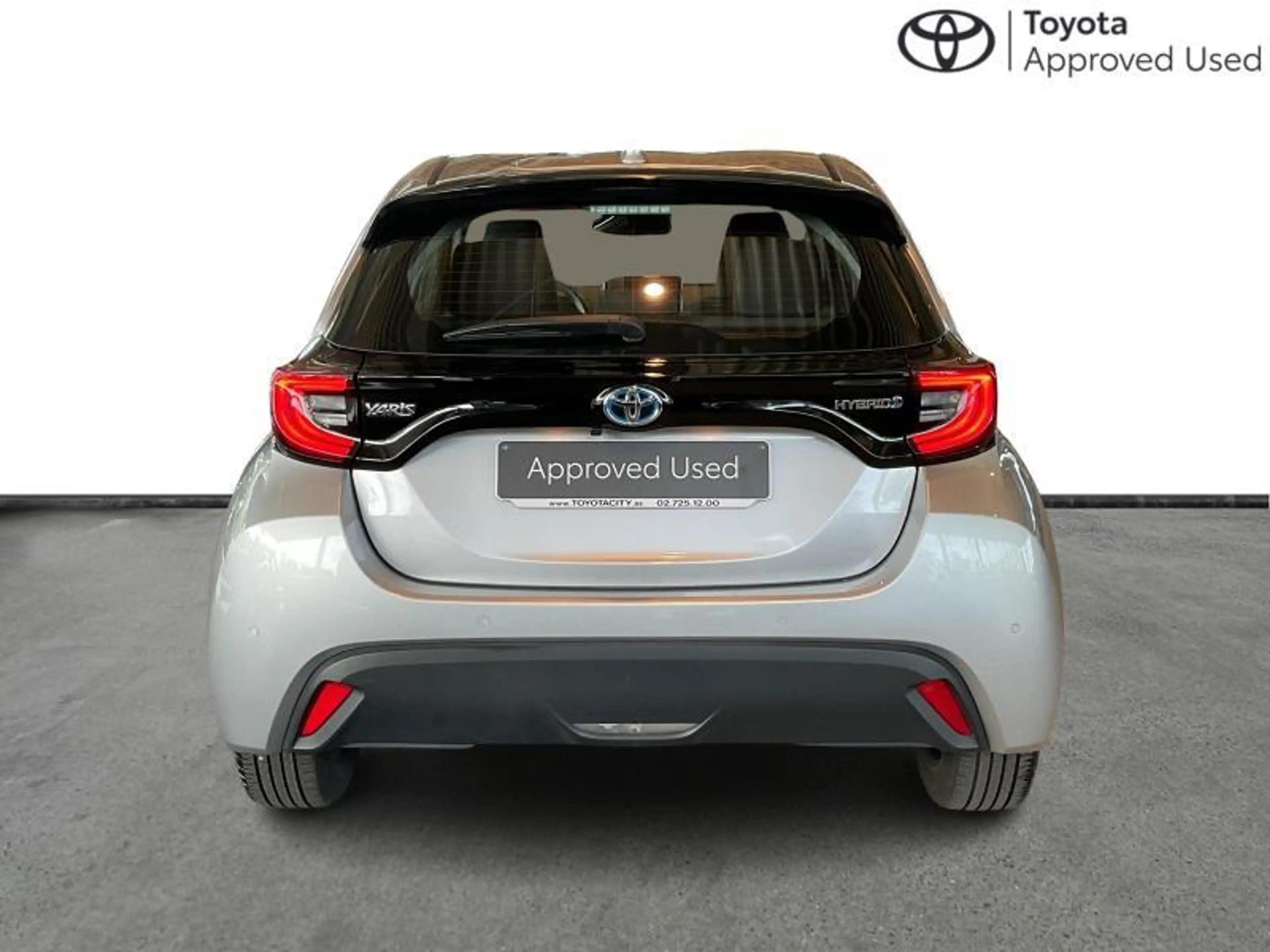 Toyota Yaris Iconic + High-Tech Pack — photo 2